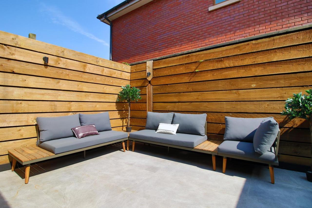 קארדיף New Spacious 2 Bed Getaway - Private Courtyard! - Underfloor Heating מראה חיצוני תמונה