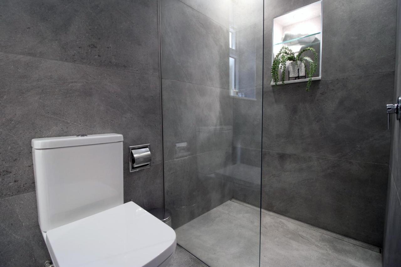 קארדיף New Spacious 2 Bed Getaway - Private Courtyard! - Underfloor Heating מראה חיצוני תמונה