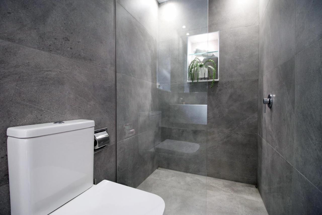 קארדיף New Spacious 2 Bed Getaway - Private Courtyard! - Underfloor Heating מראה חיצוני תמונה