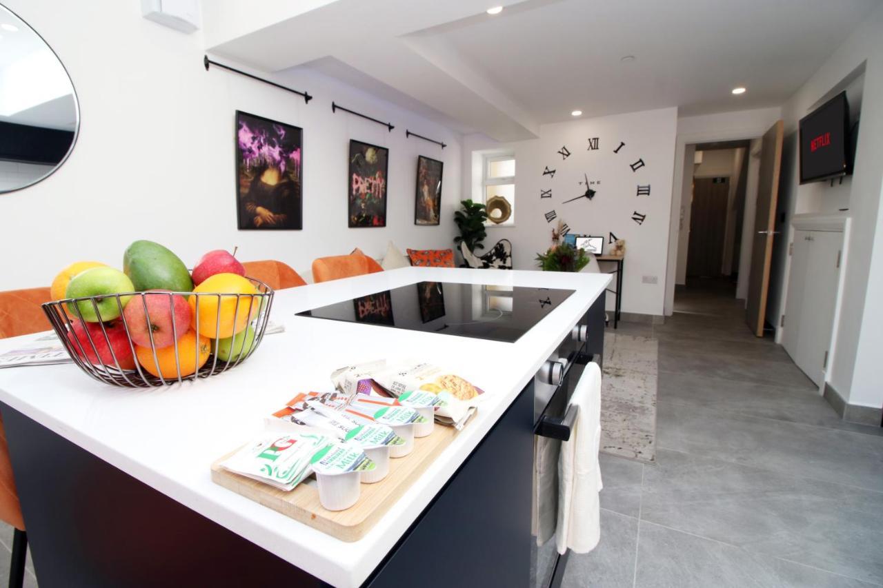 קארדיף New Spacious 2 Bed Getaway - Private Courtyard! - Underfloor Heating מראה חיצוני תמונה